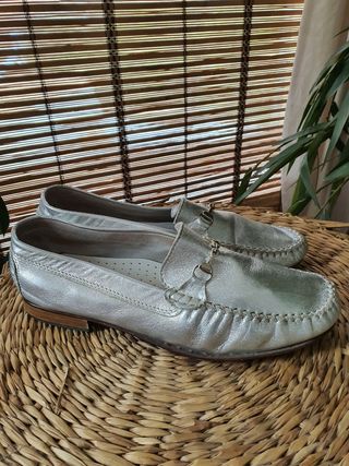 Loafers prateados pele italiana.