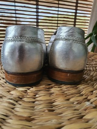 Loafers prateados pele italiana.