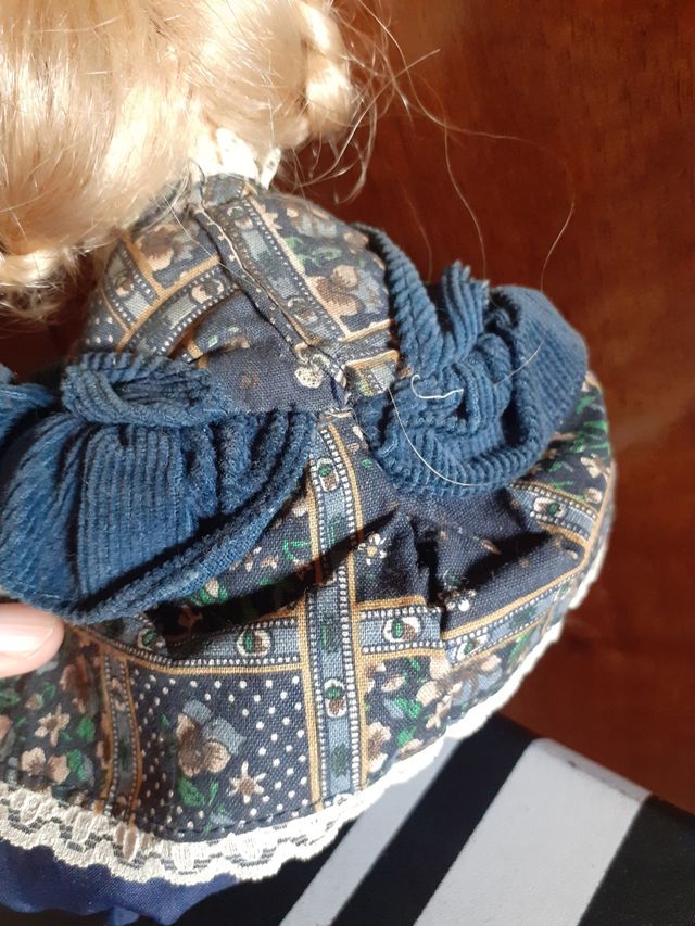 Bambola da collezione di fine porcellana