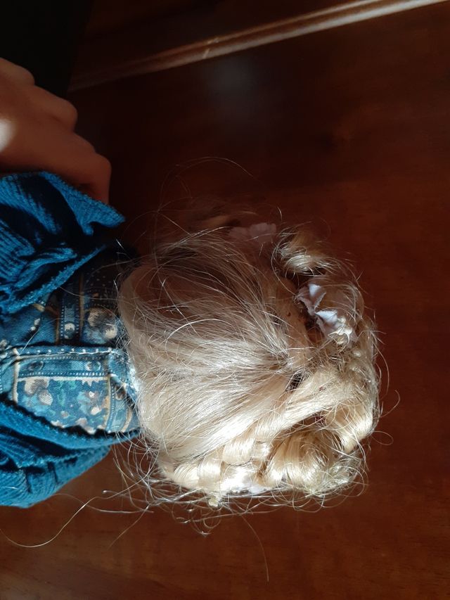 Bambola da collezione di fine porcellana