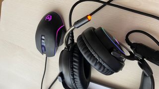 cascos gaming con raton incluido