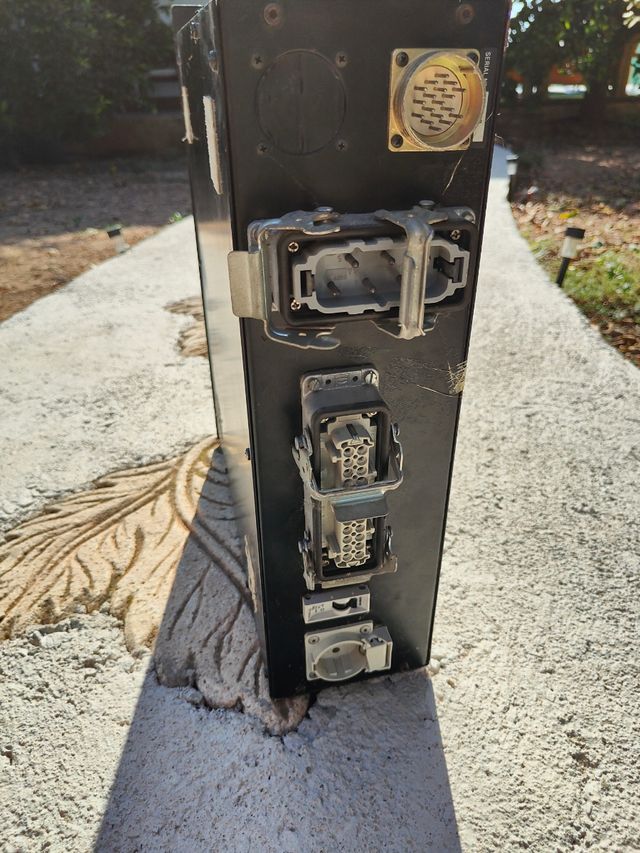 Cuadro eléctrico con controlador