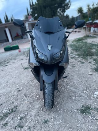TMAX 530 