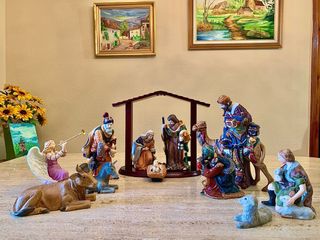Portal de Belén,  figuras de porcelana