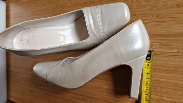 Zapatos de piel de tacón alto