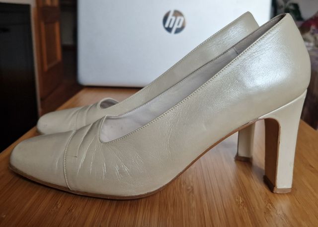 Zapatos de piel de tacón alto