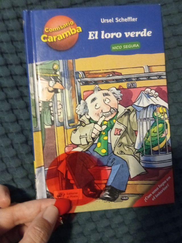 Comisario Caramba El loro verde