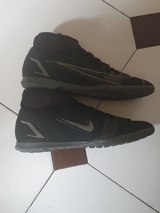 Botas de fútbol.. Nike