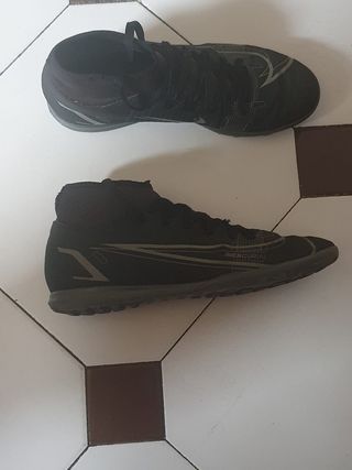 Botas de fútbol.. Nike