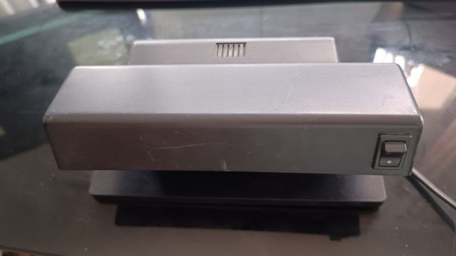 Rilevatore di banconote contraffatte UV