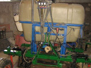 MAQUINA INYECTORA DE ABONO LÍQUIDO