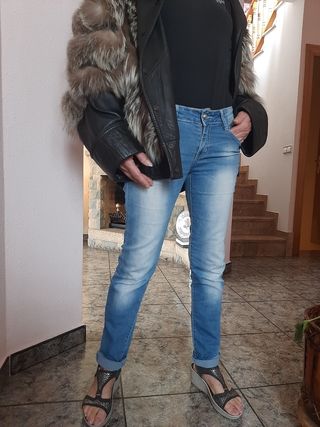 Abrigo de piel y pelo de zorro plateado