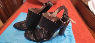 Sandalias negras piel 