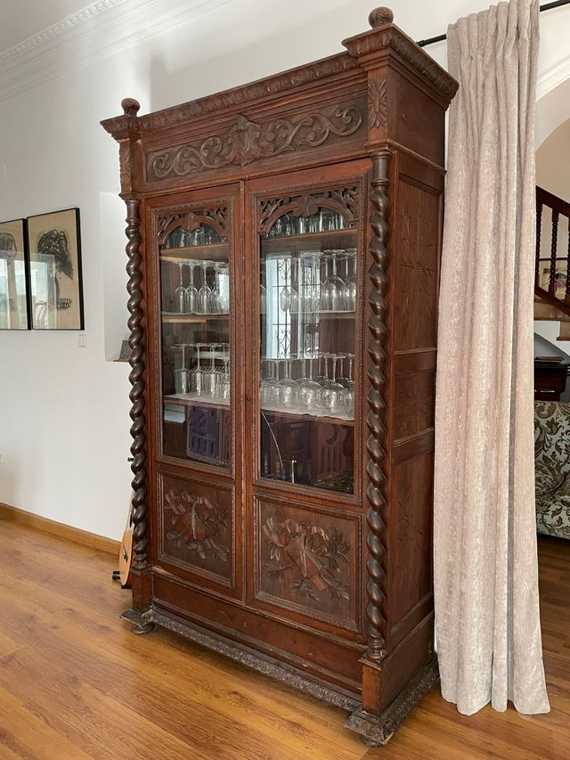 Mueble vitrina estilo francés