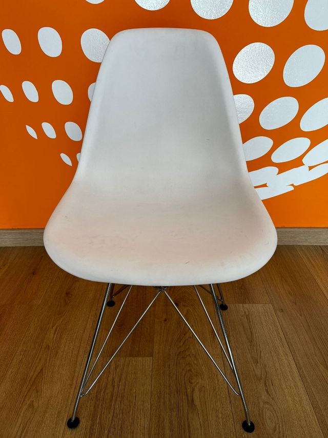 Lote 4 sillas Nórdicas