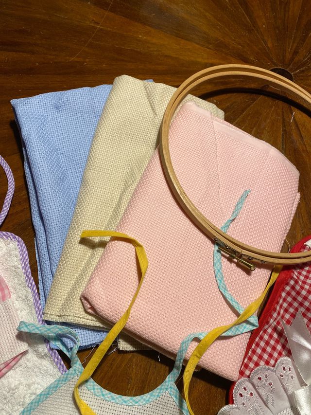 Stoffa e cose varie da ricamo