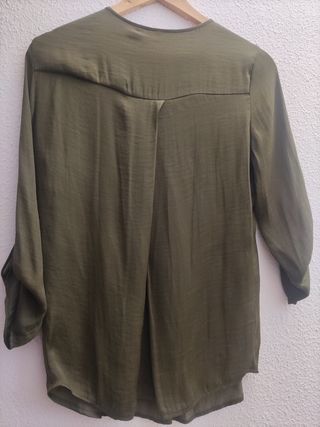 Camisa verde de Stradivarius