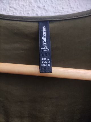 Camisa verde de Stradivarius