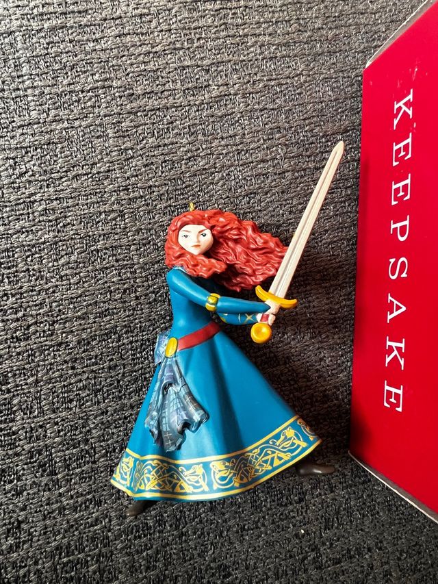 Ornamento brave hallmark disney new