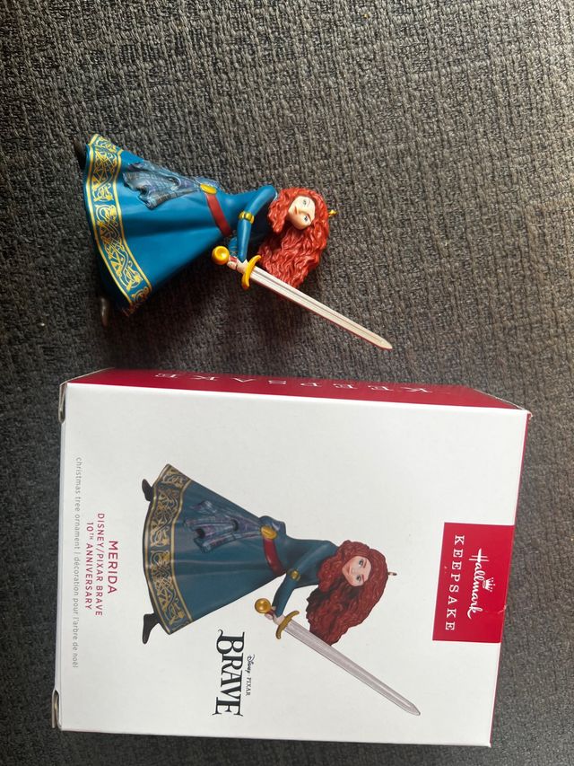 Ornamento brave hallmark disney new