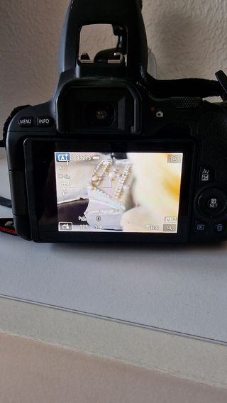 Cámara con trípode