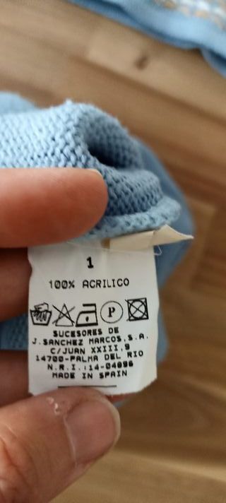 Conjunto. elegante. Pantalones cortos y chaqueta. 