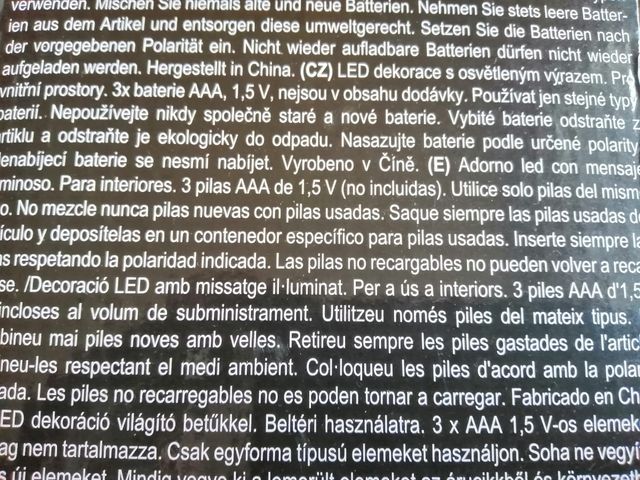 Adorno LED con mensaje luminoso.