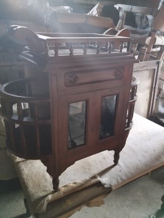 Armario pequeño decorativo