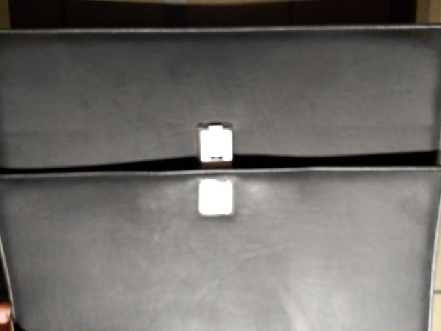 MALETIN NEGRO DE PIEL