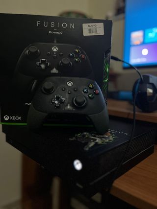 XBox One X 1TB