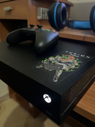 XBox One X 1TB