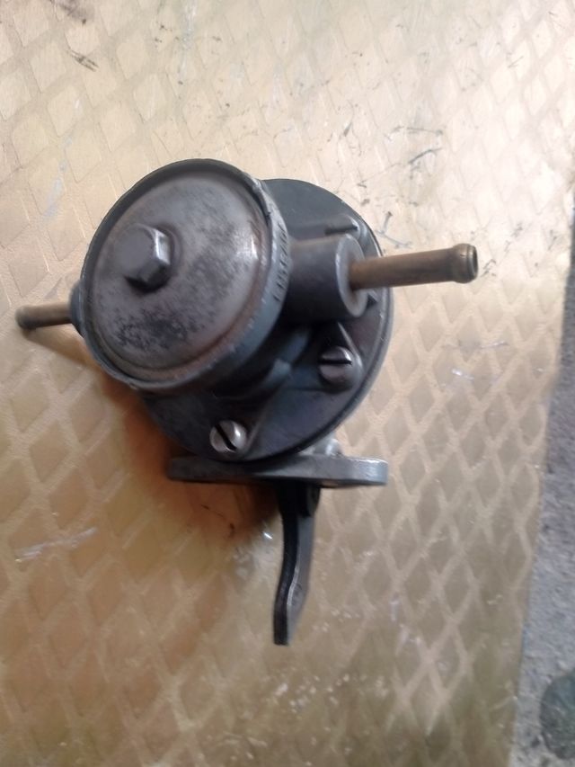 Bomba de gasolina del SEAT 600