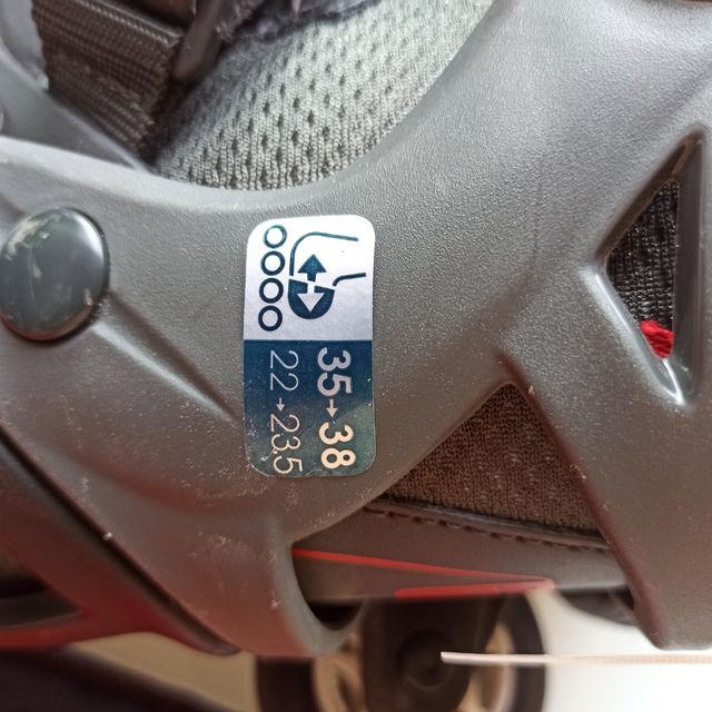 Patines T 35-38 + protecciones XS + mochila