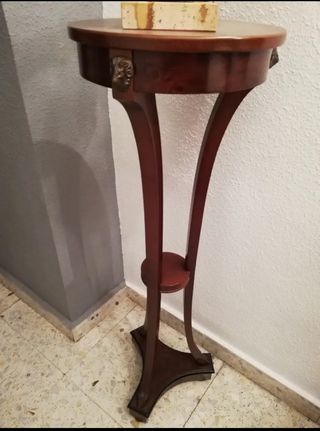 FIGURAS MUJER CERAMICA Y PIE DE MADERA