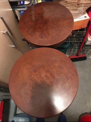 FIGURAS MUJER CERAMICA Y PIE DE MADERA