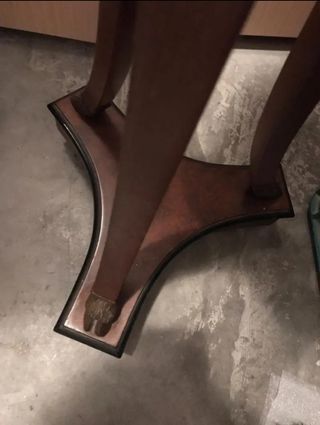 FIGURAS MUJER CERAMICA Y PIE DE MADERA