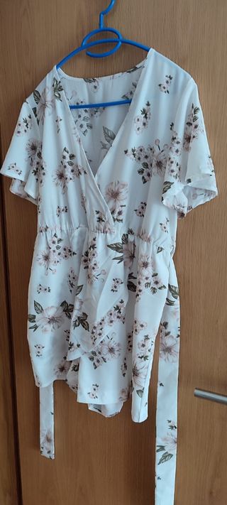 Mono de verano corto.