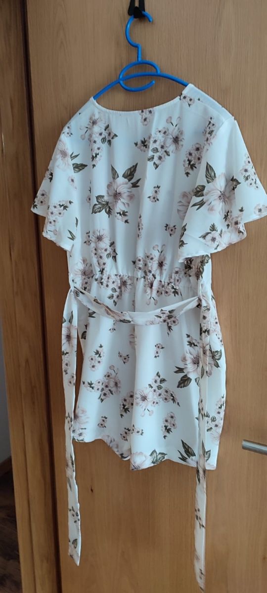 Mono de verano corto.