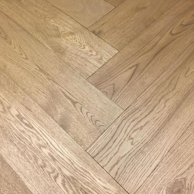 Placer para todo o tipo de parquet e paletes.