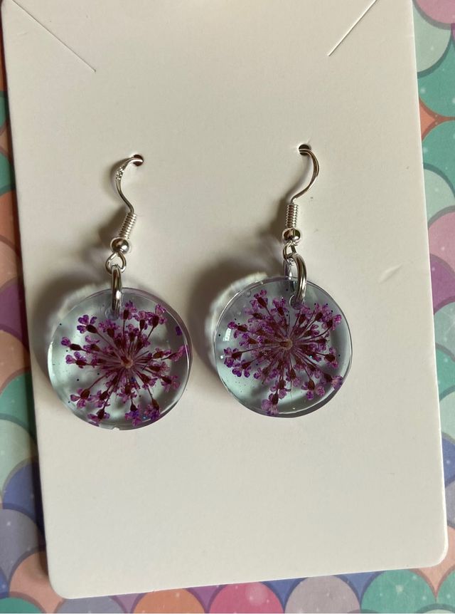 Pendientes de resina y flores