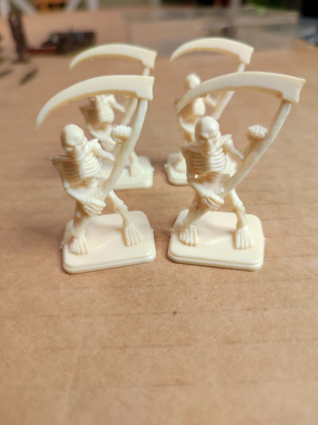 Lote 4 esqueletos originales heroquest 