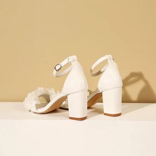 Zapatos de novia floral romántico