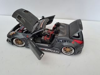 Nissan 350Z Muscle Machines in scala 1/18 per Pablo