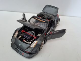 Nissan 350Z Muscle Machines in scala 1/18 per Pablo