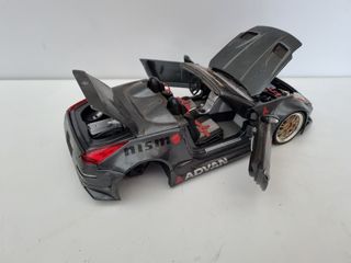 Nissan 350Z Muscle Machines in scala 1/18 per Pablo