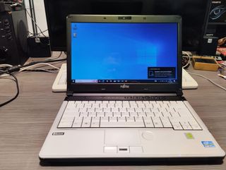 ➤ Potente y liviano portátil Fujitsu.