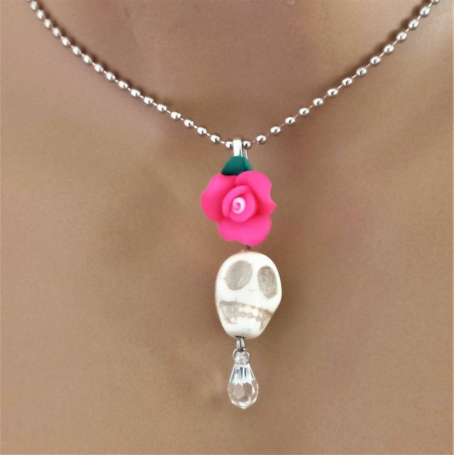 Halloween. Original collar con calavera mexicana.