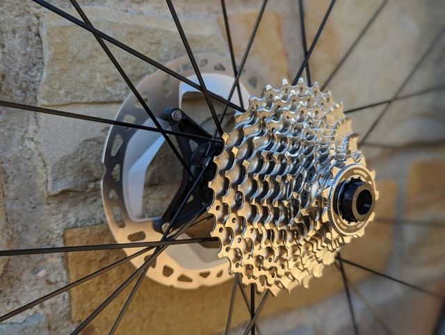 Ruedas Carbono 50 con discos Ultegra y Cassette