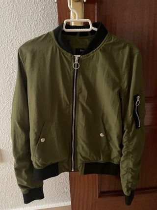 Chaqueta bomber verde caza y negra 