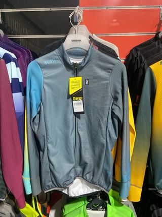 ✅CHAQUETA MAILLOT INVERSE OITEAG TALLA M✅
